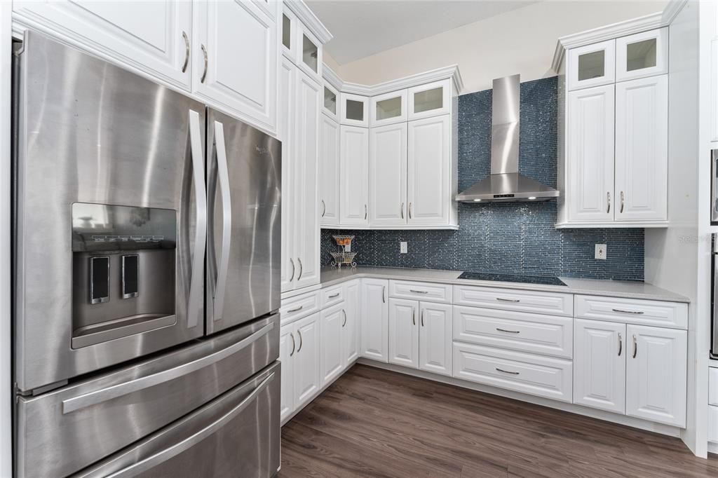 For Sale: $719,900 (4 beds, 3 baths, 2598 Square Feet)