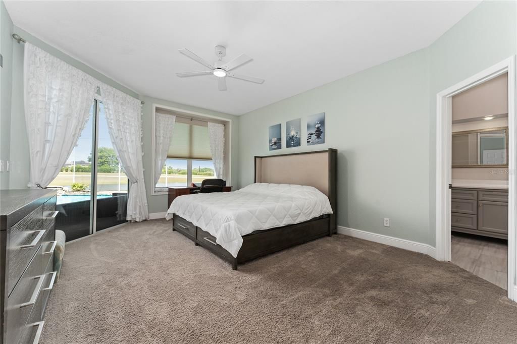 For Sale: $719,900 (4 beds, 3 baths, 2598 Square Feet)