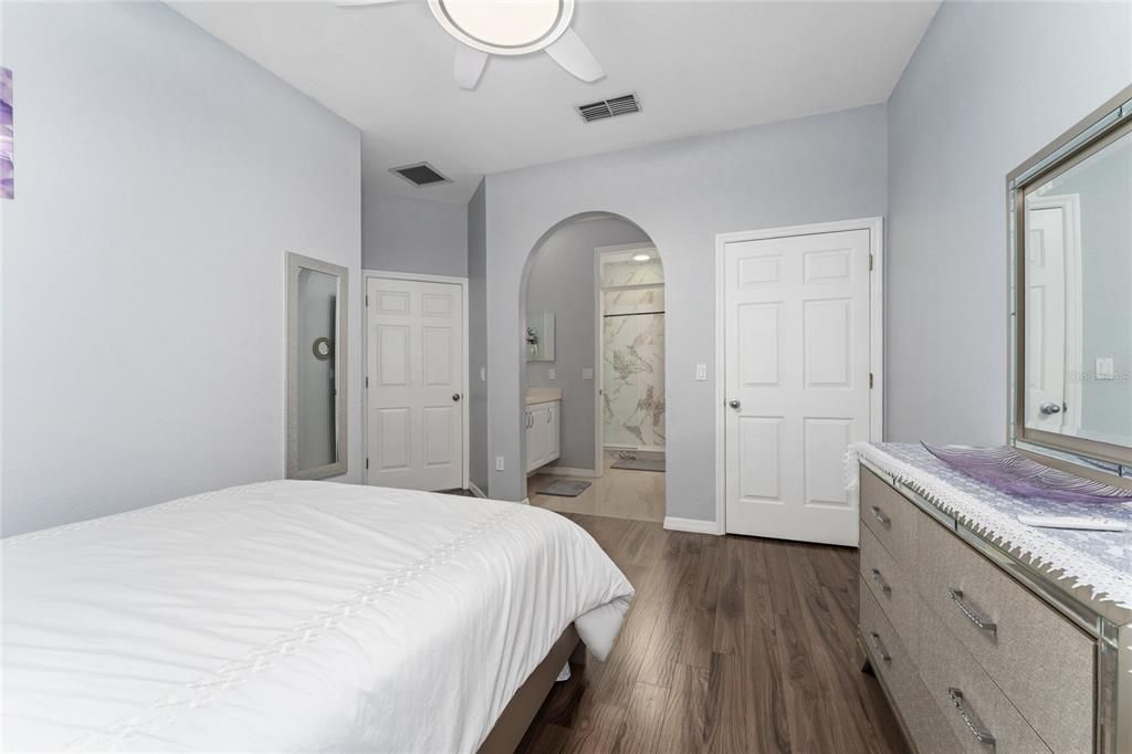 For Sale: $719,900 (4 beds, 3 baths, 2598 Square Feet)