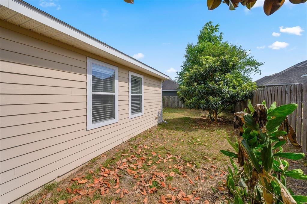 En Venta: $369,000 (4 camas, 2 baños, 1983 Pies cuadrados)