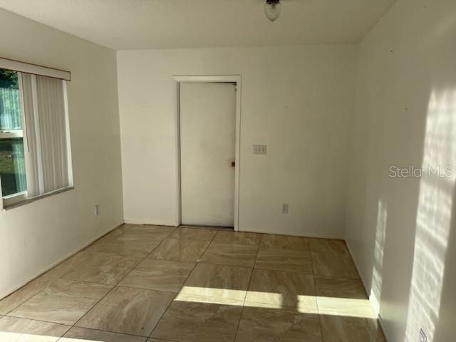 На продажу: $185,000 (3 спален, 1 ванн, 1053 Квадратных фут)