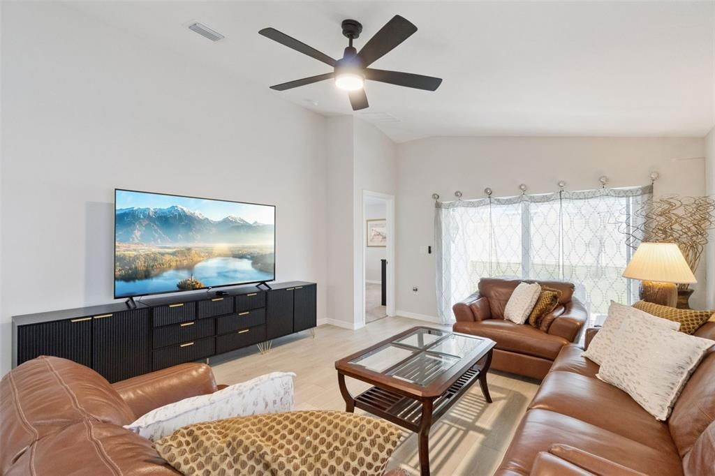 For Sale: $289,500 (3 beds, 2 baths, 1615 Square Feet)
