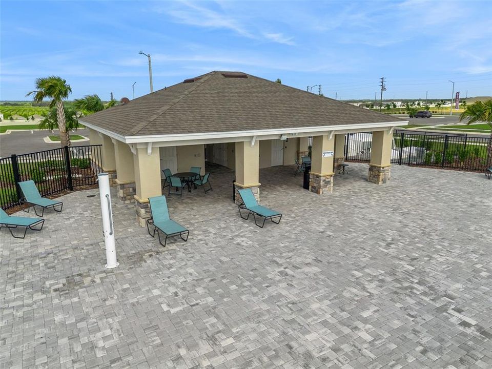 For Sale: $289,500 (3 beds, 2 baths, 1615 Square Feet)