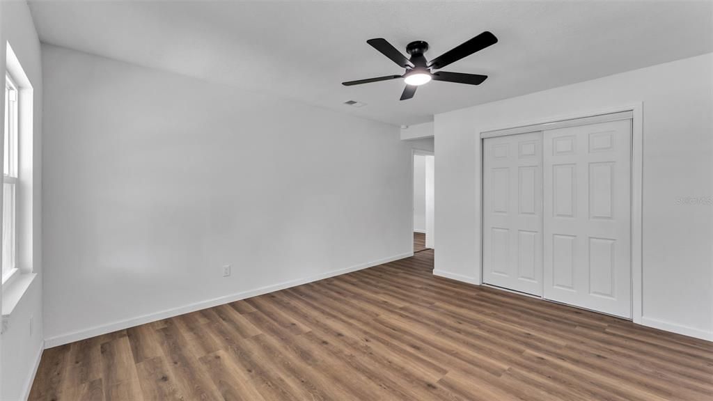 Activo con contrato: $249,900 (3 camas, 2 baños, 1350 Pies cuadrados)
