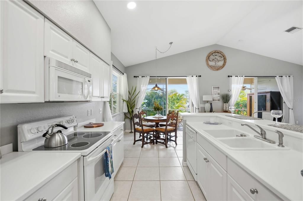 Activo con contrato: $419,000 (3 camas, 2 baños, 1660 Pies cuadrados)
