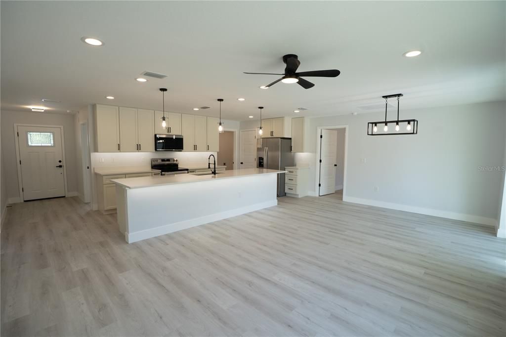 Active With Contract: $279,000 (4 beds, 2 baths, 1571 Square Feet)