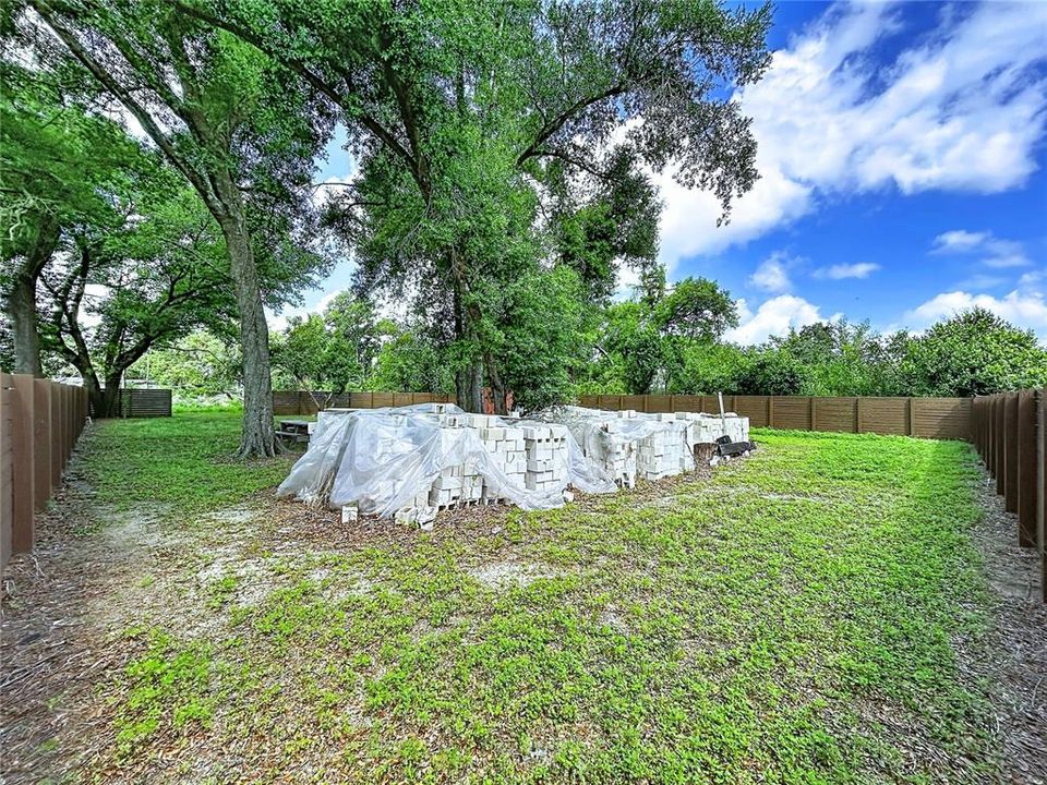 На продажу: $89,900 (0.30 acres)