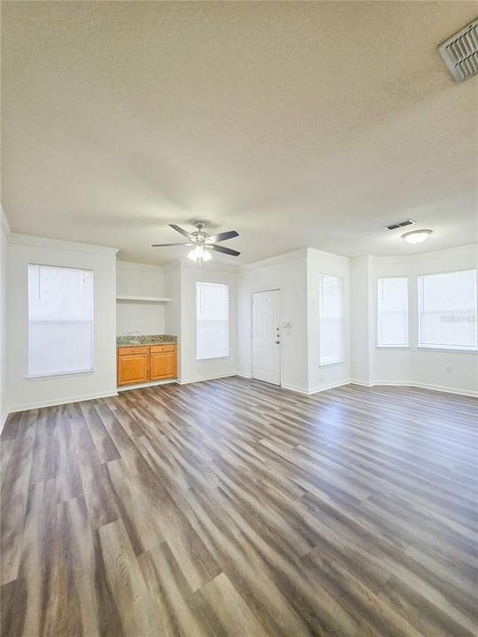 For Sale: $187,000 (2 beds, 2 baths, 1368 Square Feet)
