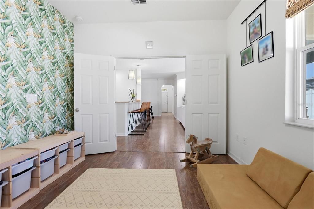 Active With Contract: $405,000 (4 beds, 2 baths, 2261 Square Feet)