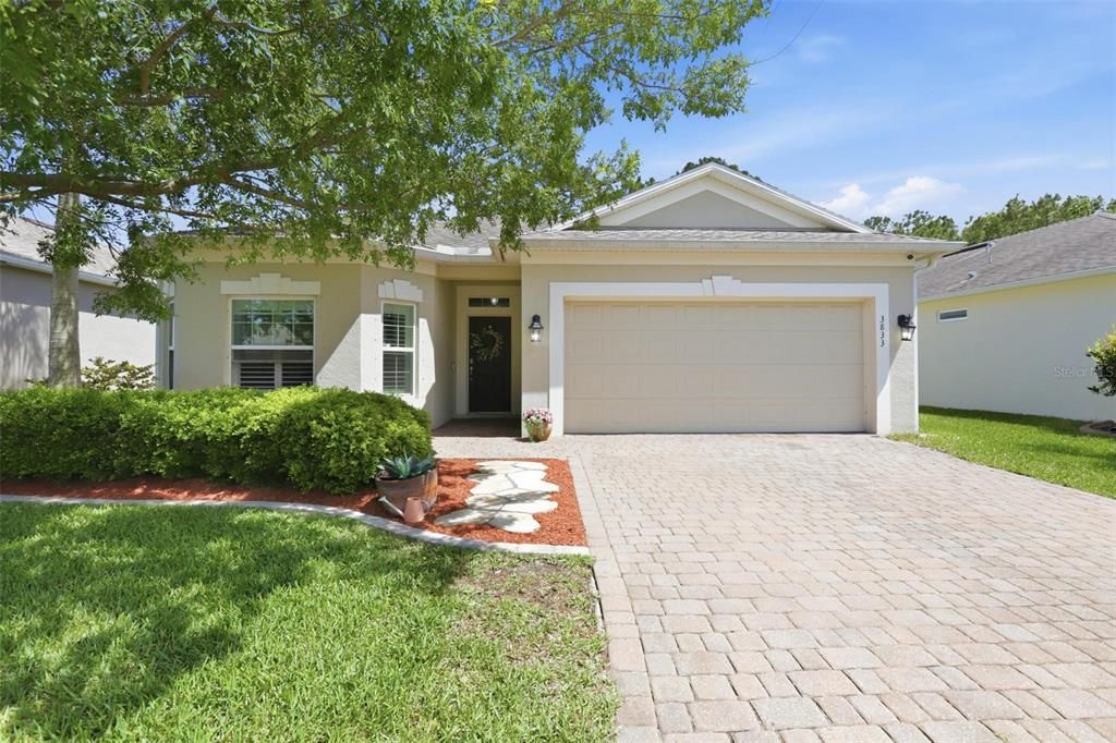 Active With Contract: $405,000 (4 beds, 2 baths, 2261 Square Feet)