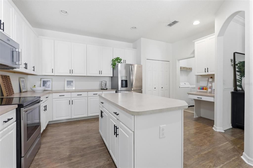 Active With Contract: $405,000 (4 beds, 2 baths, 2261 Square Feet)