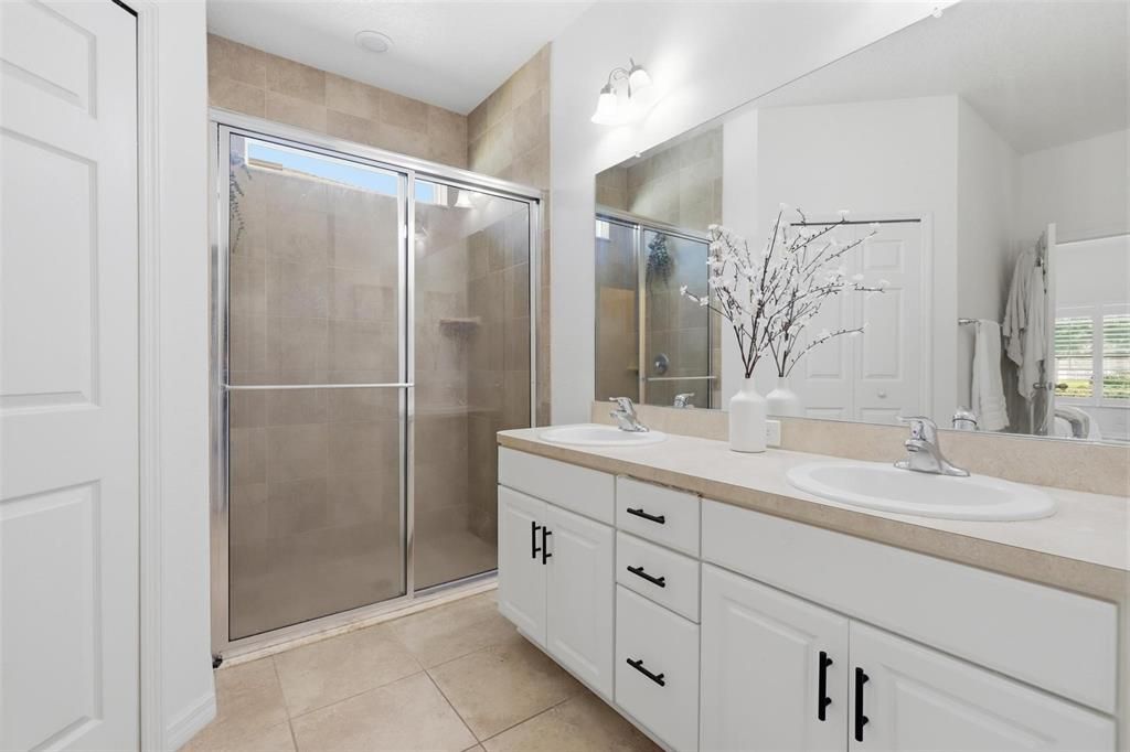 Active With Contract: $405,000 (4 beds, 2 baths, 2261 Square Feet)