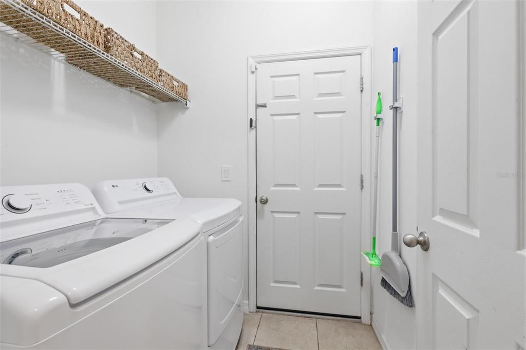 Active With Contract: $405,000 (4 beds, 2 baths, 2261 Square Feet)