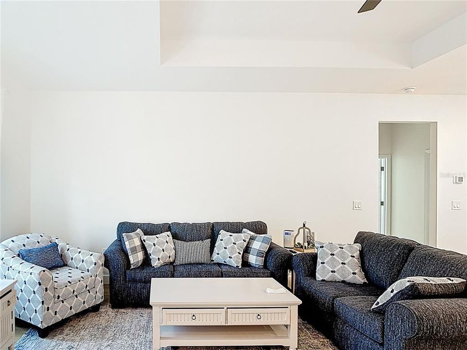 В аренду: $1,990 (2 спален, 2 ванн, 1556 Квадратных фут)