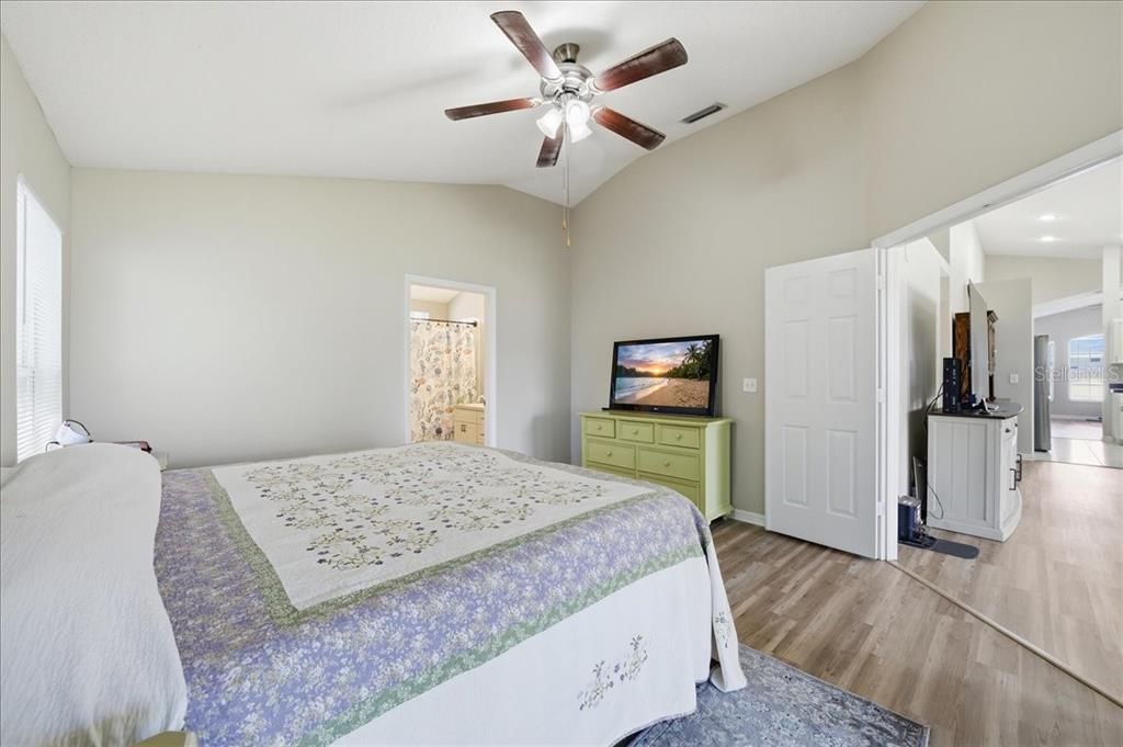 Active With Contract: $350,000 (3 beds, 2 baths, 1710 Square Feet)