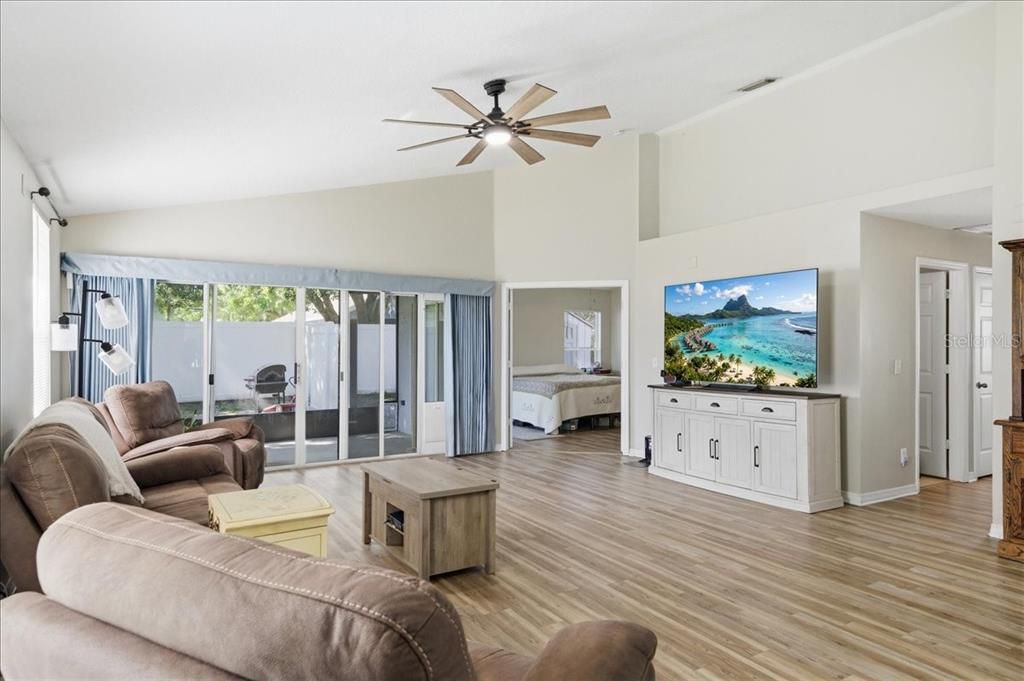 Active With Contract: $350,000 (3 beds, 2 baths, 1710 Square Feet)