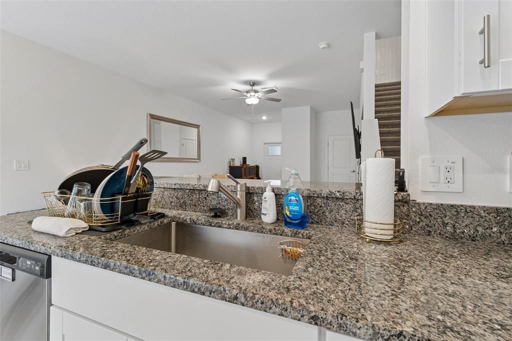 En Venta: $322,900 (3 camas, 2 baños, 1634 Pies cuadrados)