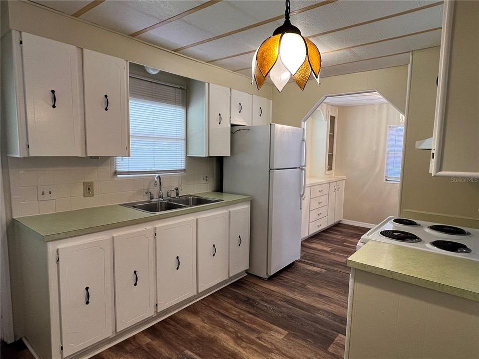 For Rent: $1,450 (2 beds, 2 baths, 864 Square Feet)