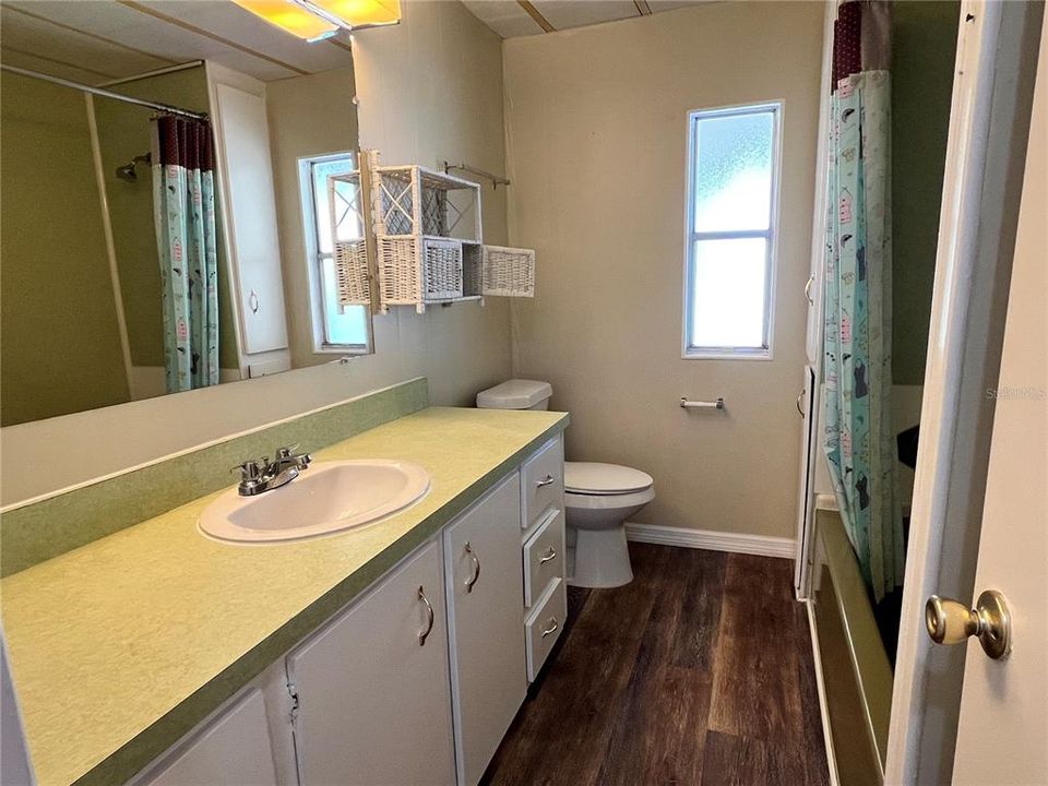 For Rent: $1,450 (2 beds, 2 baths, 864 Square Feet)