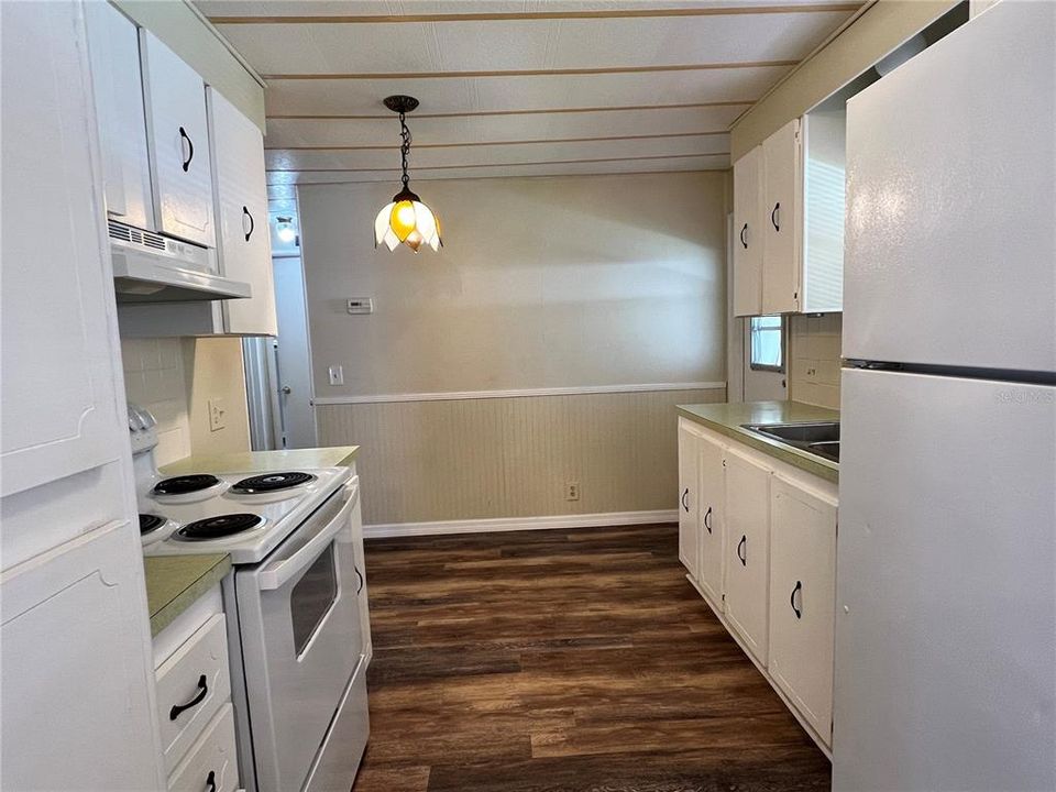 For Rent: $1,450 (2 beds, 2 baths, 864 Square Feet)