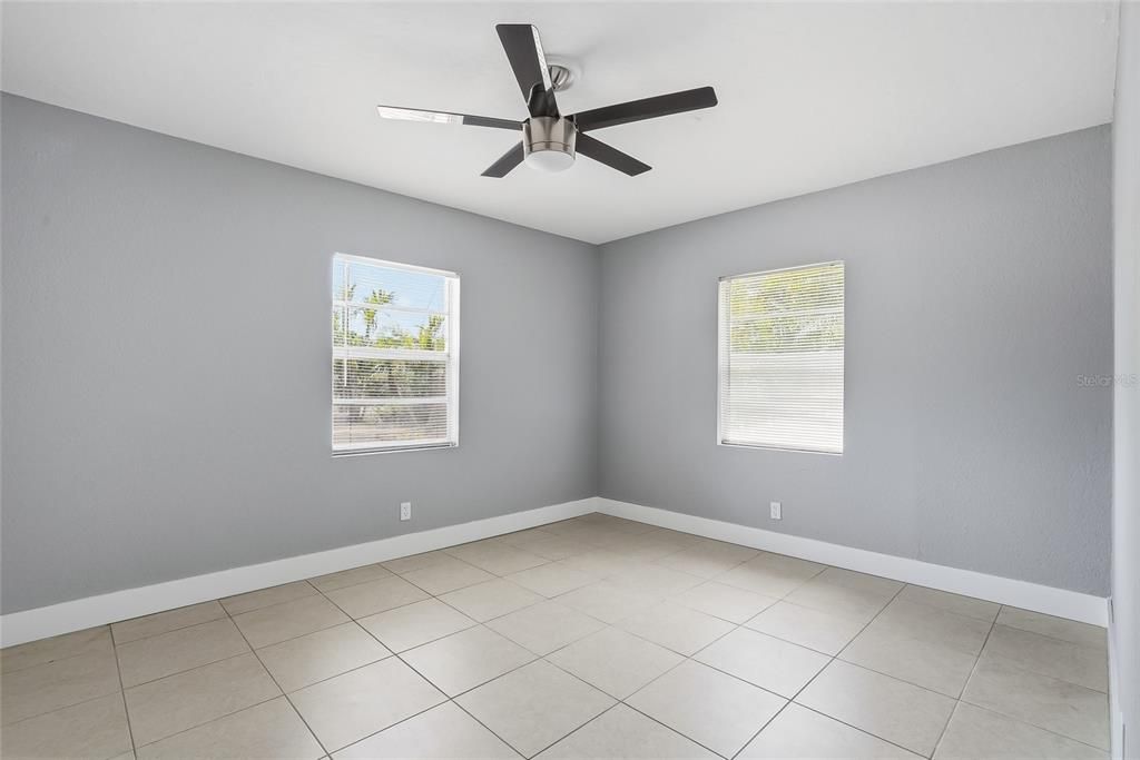 Active With Contract: $310,000 (3 beds, 1 baths, 900 Square Feet)