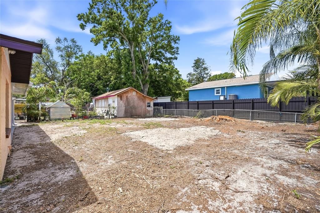 Active With Contract: $310,000 (3 beds, 1 baths, 900 Square Feet)