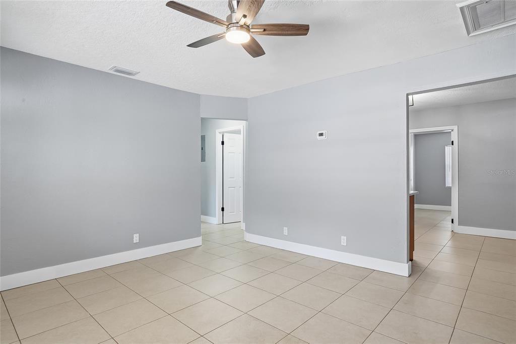 Active With Contract: $310,000 (3 beds, 1 baths, 900 Square Feet)