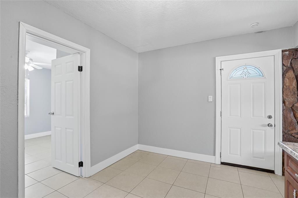 Active With Contract: $310,000 (3 beds, 1 baths, 900 Square Feet)