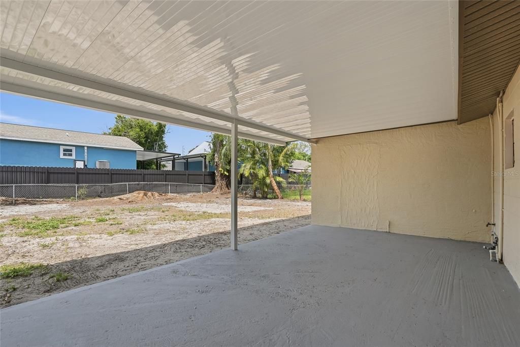 Active With Contract: $310,000 (3 beds, 1 baths, 900 Square Feet)