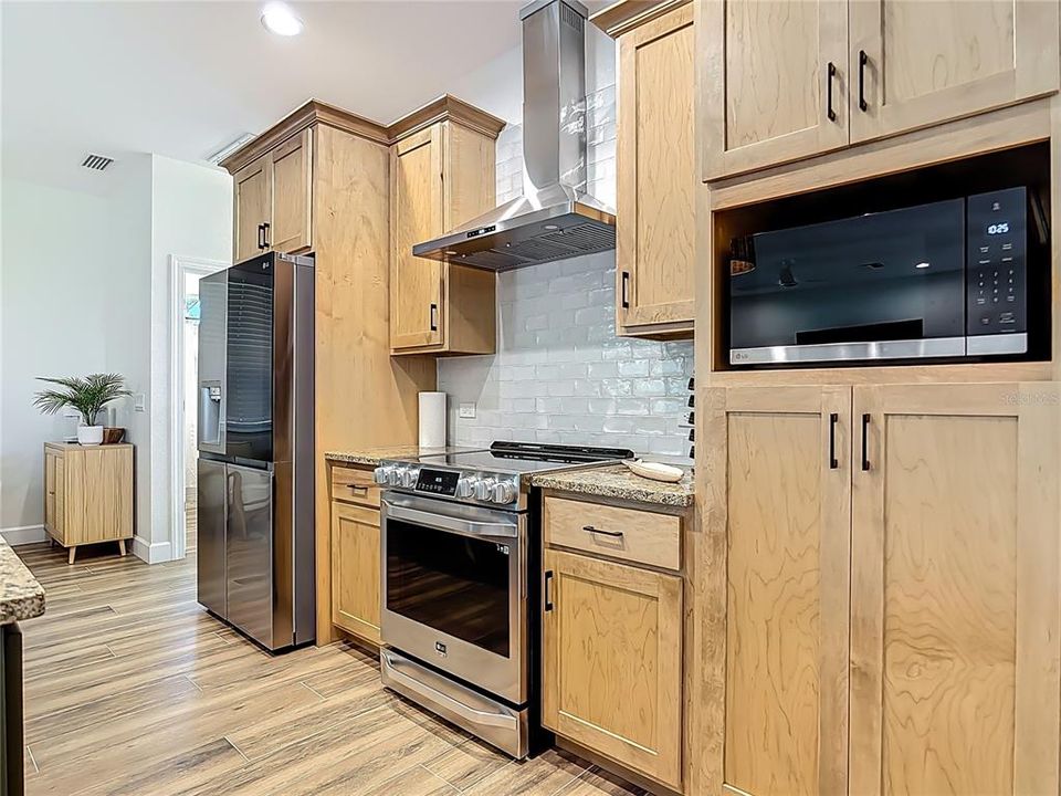 For Rent: $2,950 (3 beds, 2 baths, 1602 Square Feet)