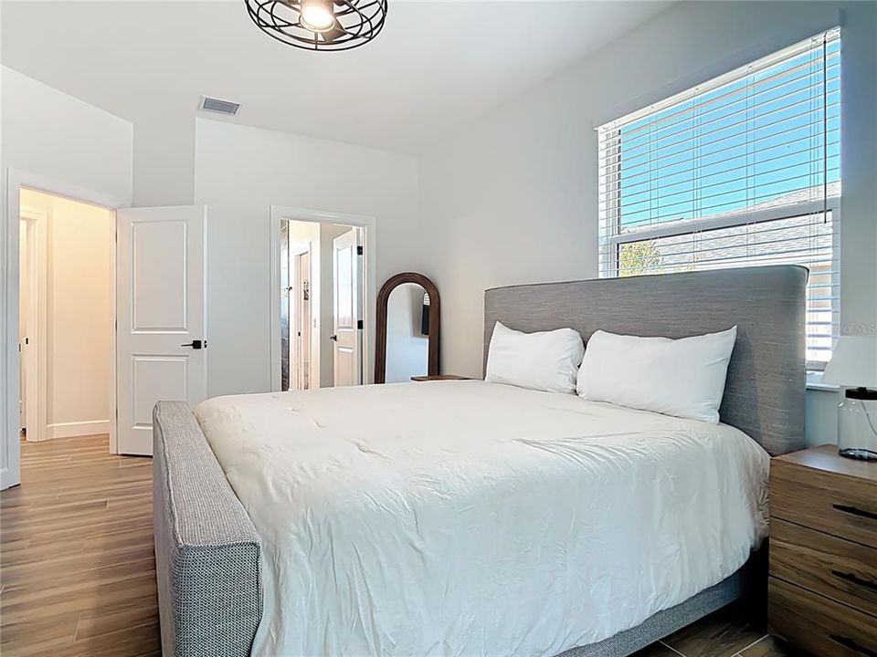 For Rent: $2,950 (3 beds, 2 baths, 1602 Square Feet)