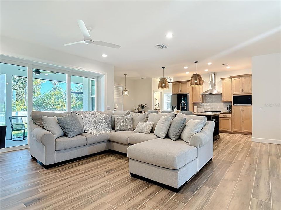 For Rent: $2,950 (3 beds, 2 baths, 1602 Square Feet)