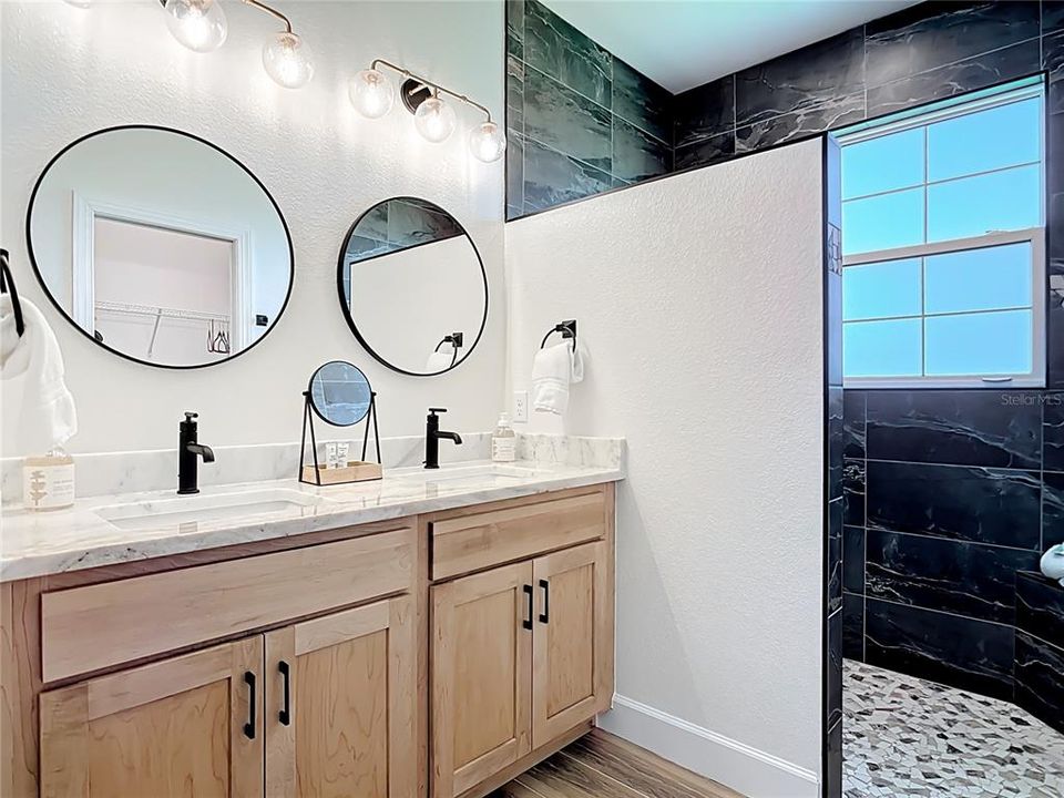 For Rent: $2,950 (3 beds, 2 baths, 1602 Square Feet)