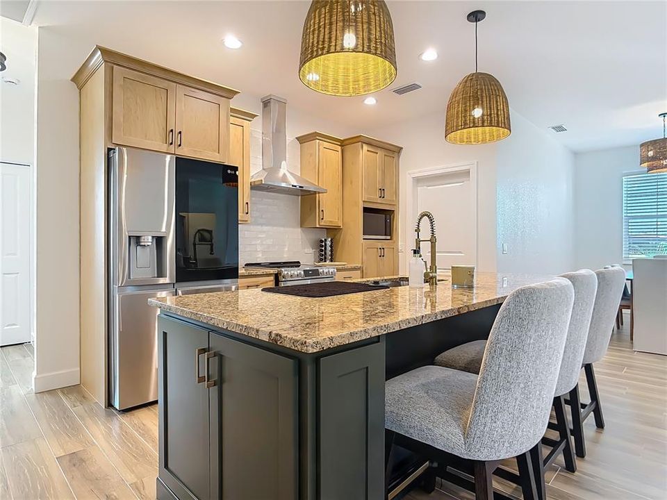 For Rent: $2,950 (3 beds, 2 baths, 1602 Square Feet)