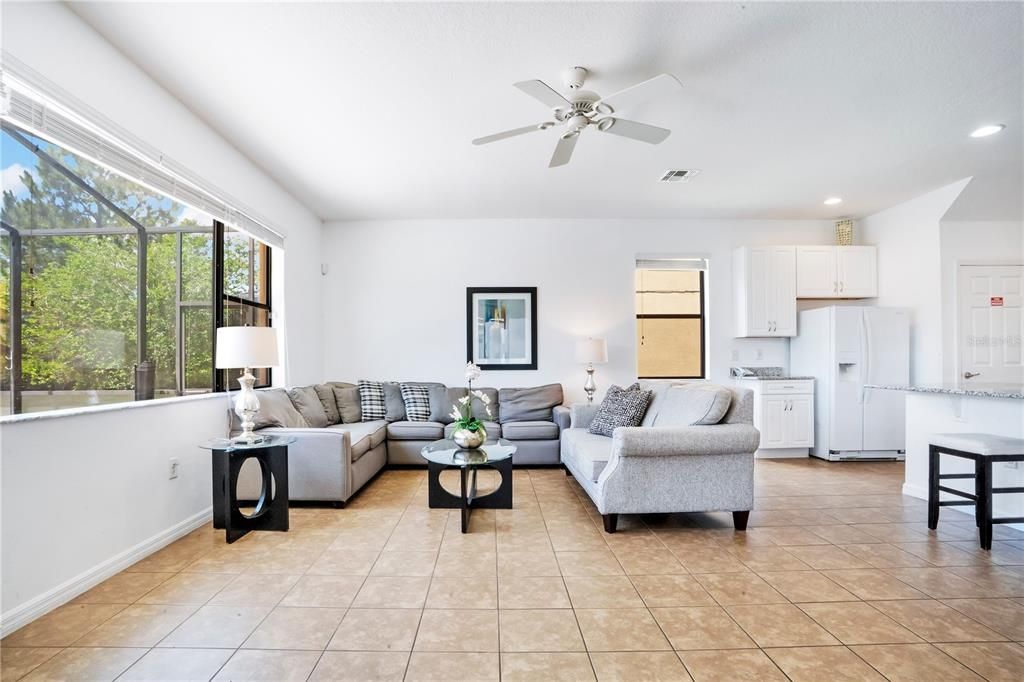 Activo con contrato: $475,000 (5 camas, 4 baños, 2333 Pies cuadrados)