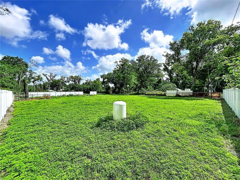 На продажу: $124,900 (0.38 acres)