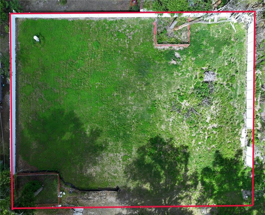 На продажу: $124,900 (0.38 acres)