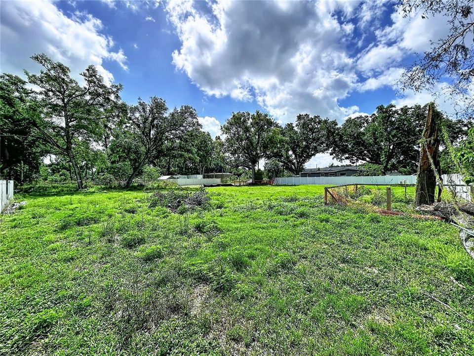 На продажу: $124,900 (0.38 acres)