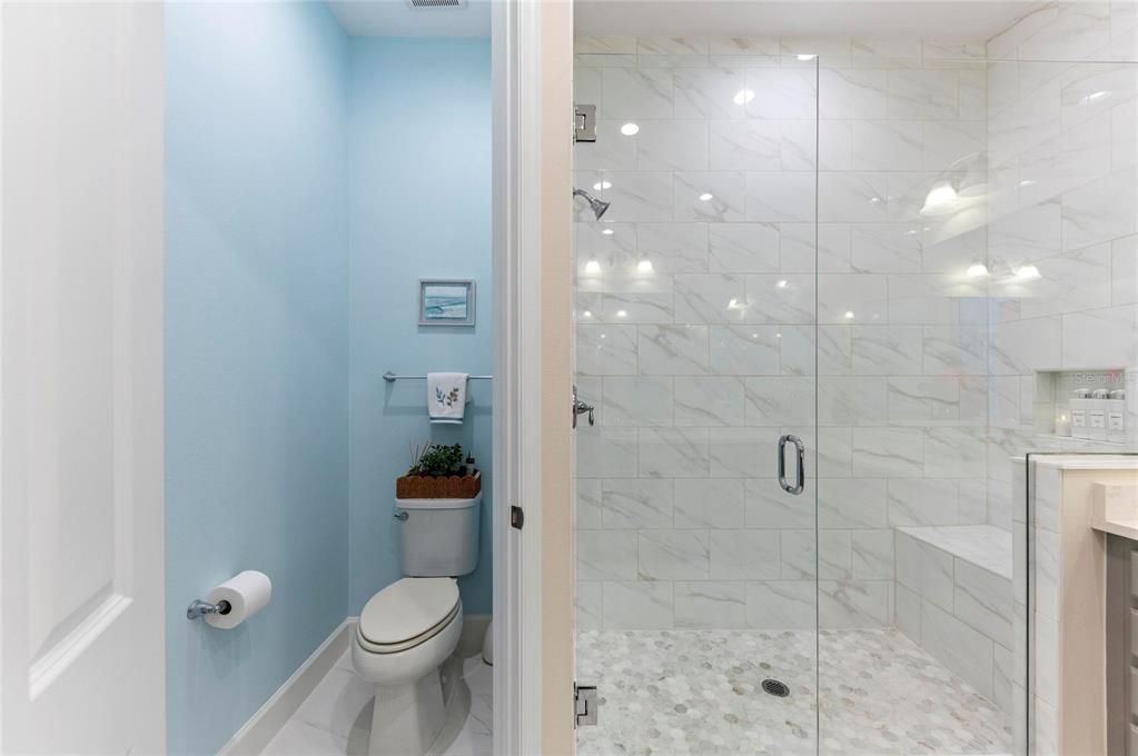 En Venta: $1,225,000 (3 camas, 3 baños, 2781 Pies cuadrados)