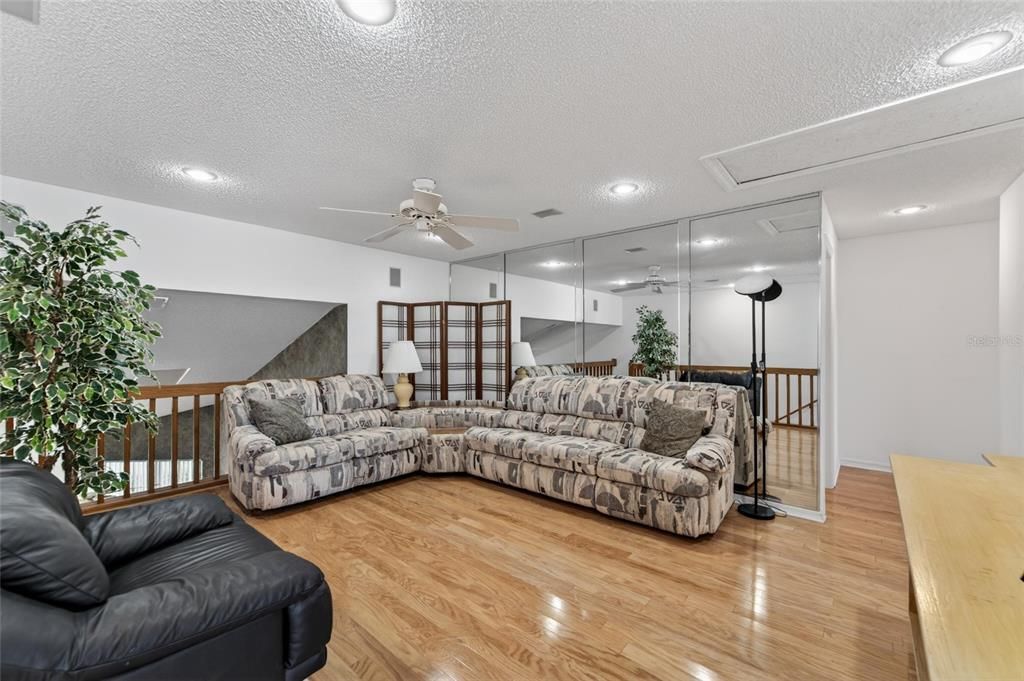 For Sale: $329,900 (3 beds, 2 baths, 1792 Square Feet)