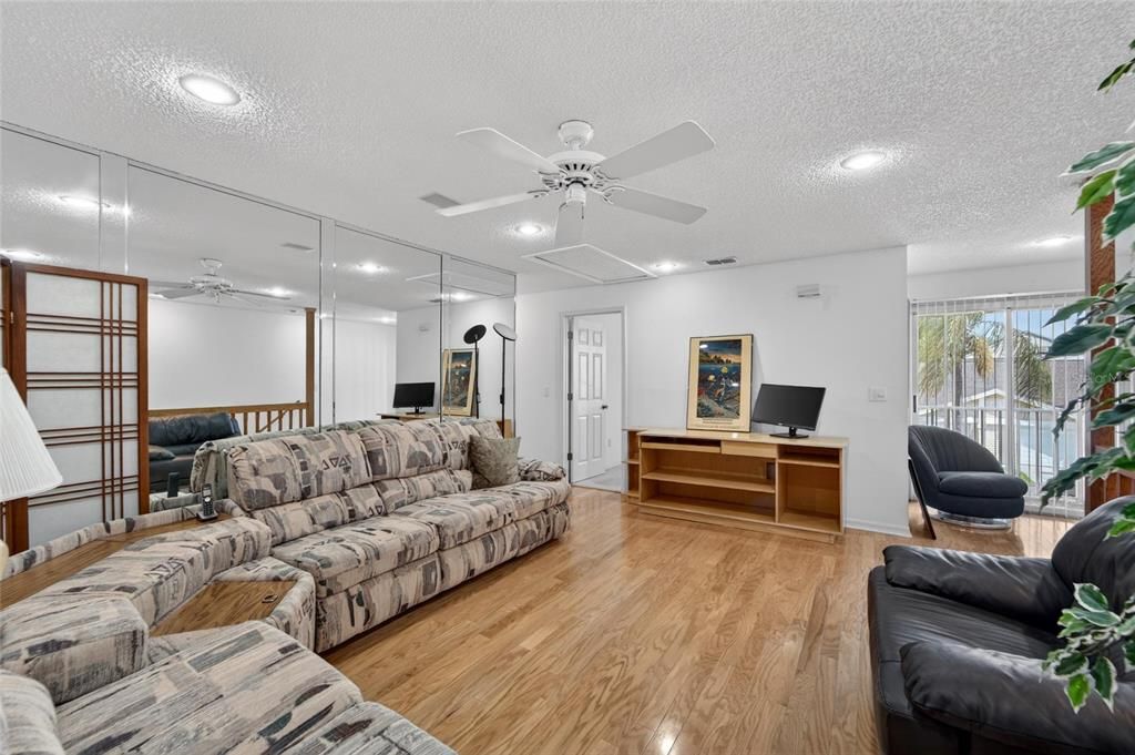 For Sale: $329,900 (3 beds, 2 baths, 1792 Square Feet)