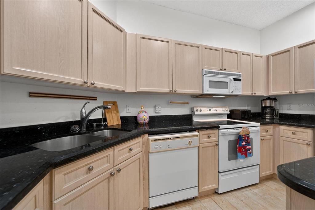 For Sale: $329,900 (3 beds, 2 baths, 1792 Square Feet)