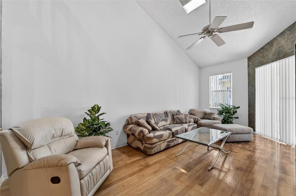 For Sale: $329,900 (3 beds, 2 baths, 1792 Square Feet)