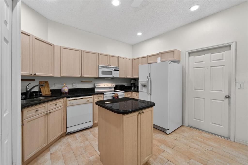 For Sale: $329,900 (3 beds, 2 baths, 1792 Square Feet)