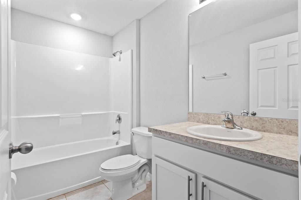 En Venta: $295,000 (3 camas, 2 baños, 1551 Pies cuadrados)