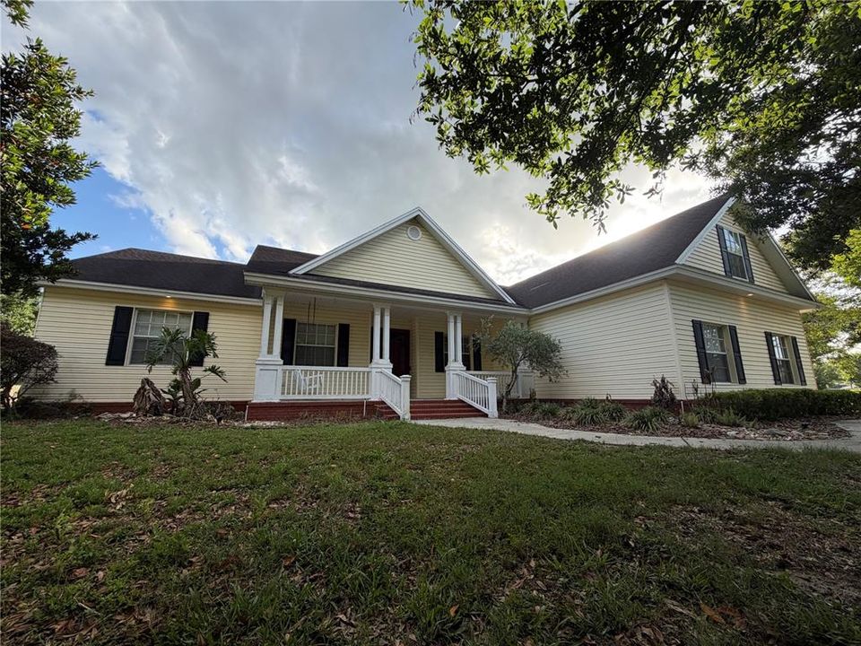 Active With Contract: $475,000 (4 beds, 2 baths, 2523 Square Feet)