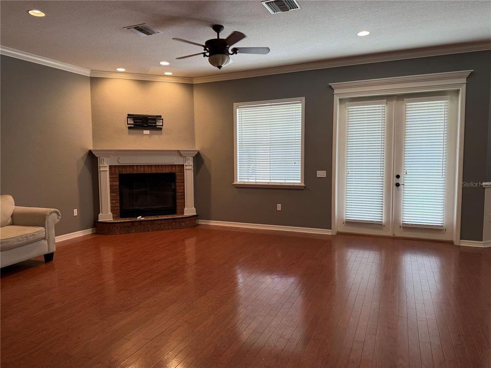 Active With Contract: $475,000 (4 beds, 2 baths, 2523 Square Feet)
