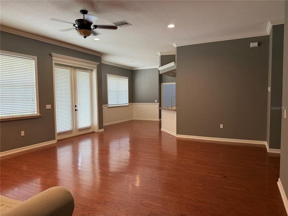 Active With Contract: $475,000 (4 beds, 2 baths, 2523 Square Feet)