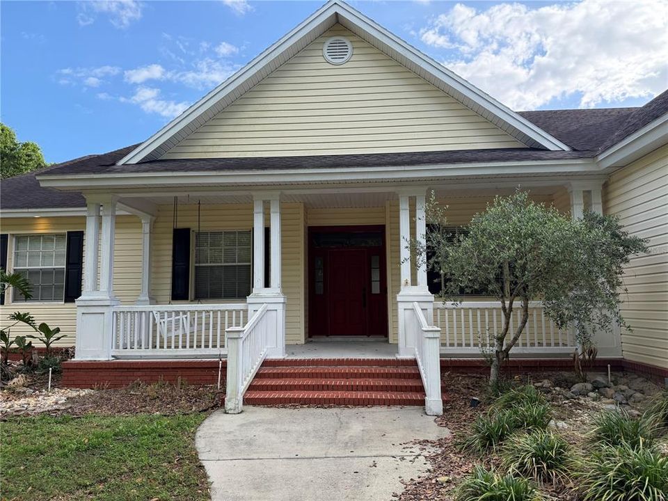 Active With Contract: $475,000 (4 beds, 2 baths, 2523 Square Feet)
