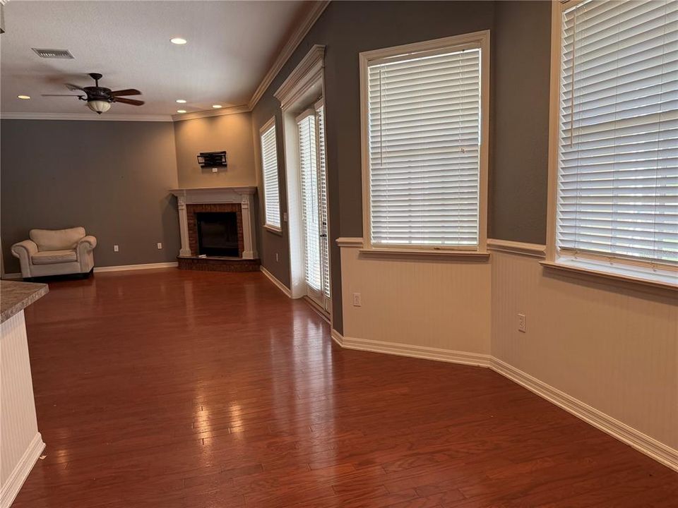 Active With Contract: $475,000 (4 beds, 2 baths, 2523 Square Feet)